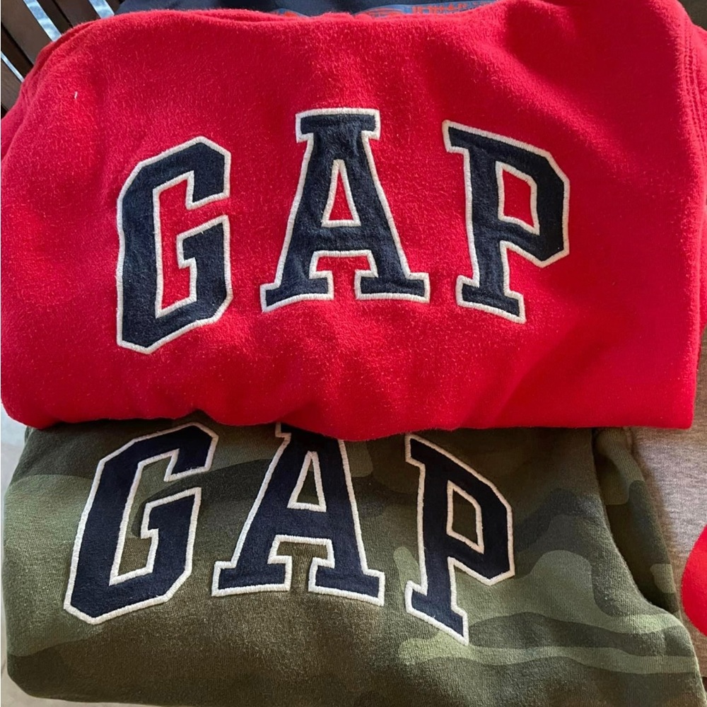Boys gap sweatshirt hoodie. Smoke free. Great condition